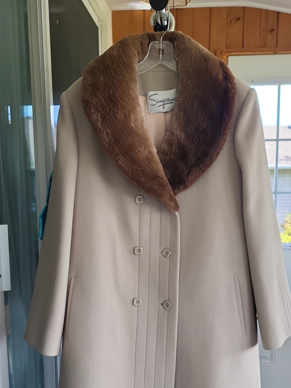Vintage Simpsons Canadian Heritage Wool-Blend withFaux/Mouton Fur Collar